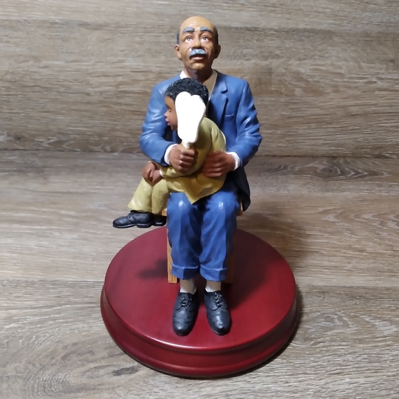 The Young Collection "His Eye is on the Sparrow" Art Figurine Gilbert Young 1996 - Picture 1 of 11